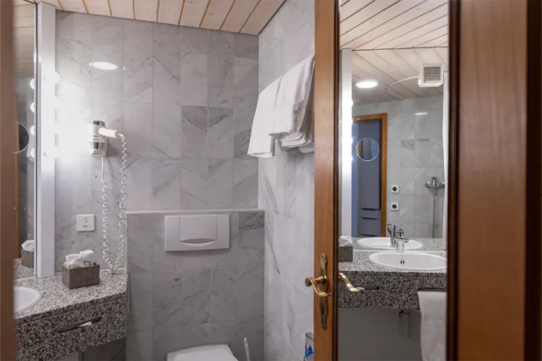 A bathroom at the Hotel Schlössli Ipsach