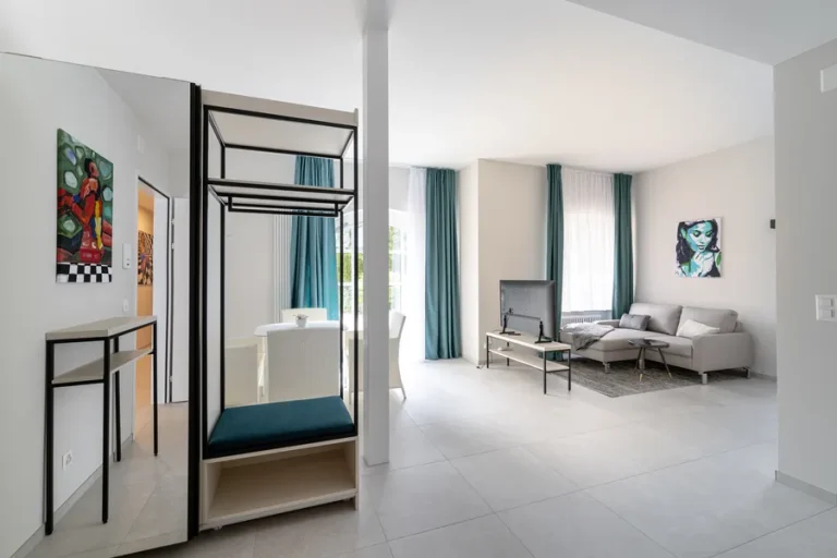 Wohnbereich einer möblierten Wohnung für Wohnen auf Zeit im Hotel Schlössli Ipsach